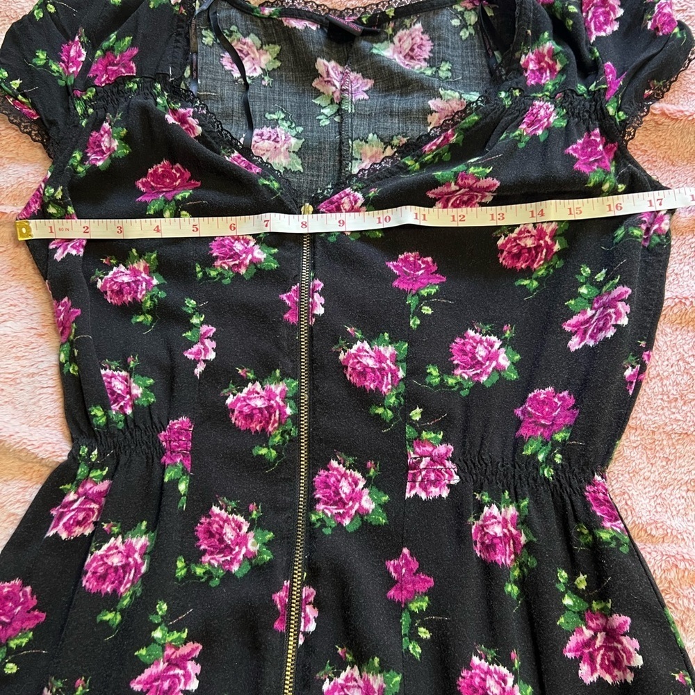 #207 Material girl Black floral dress - Picture 6 of 6
